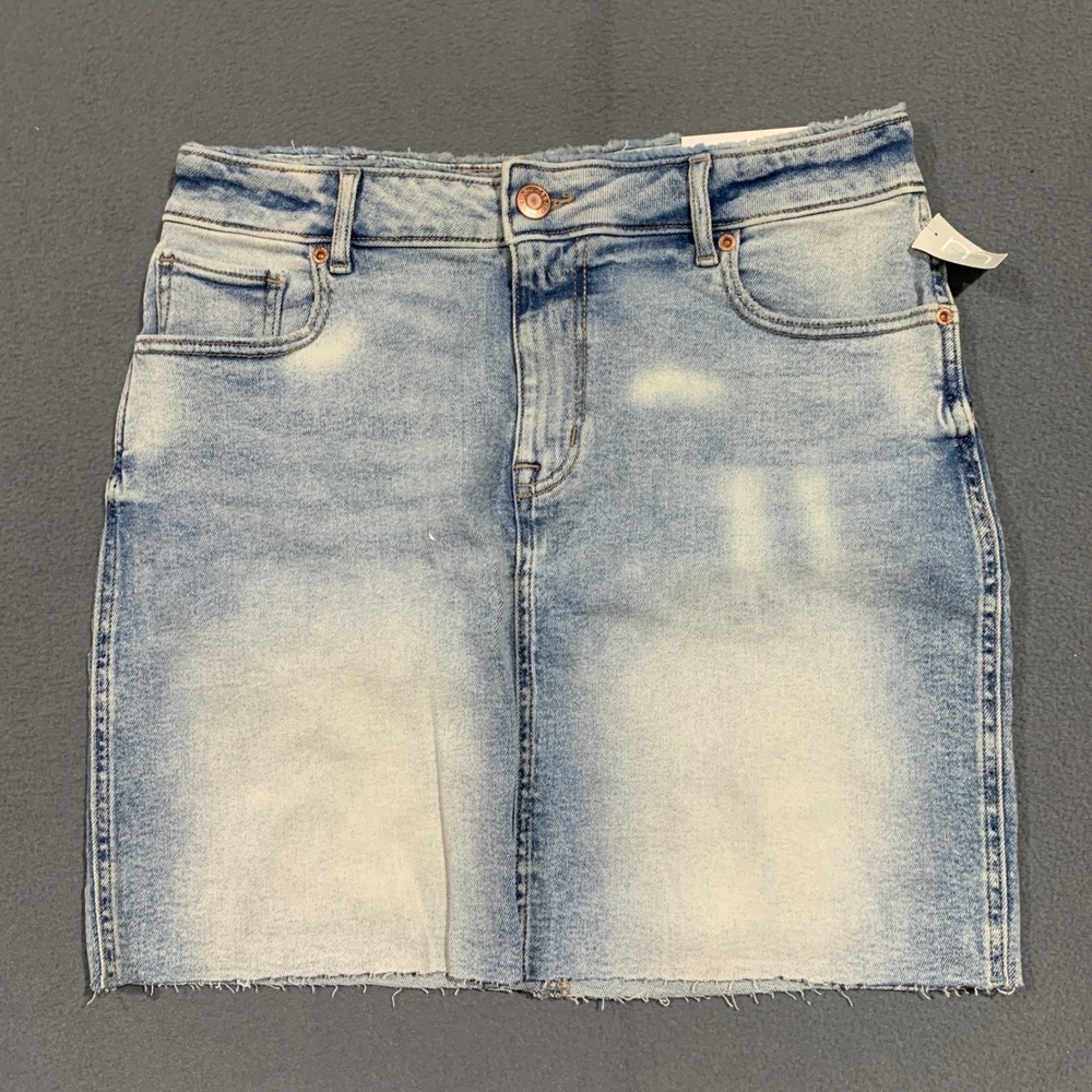 New Maurices Womens Denim Skirt Size 12 Vintage Wash Frayed Hem Cotton Blend